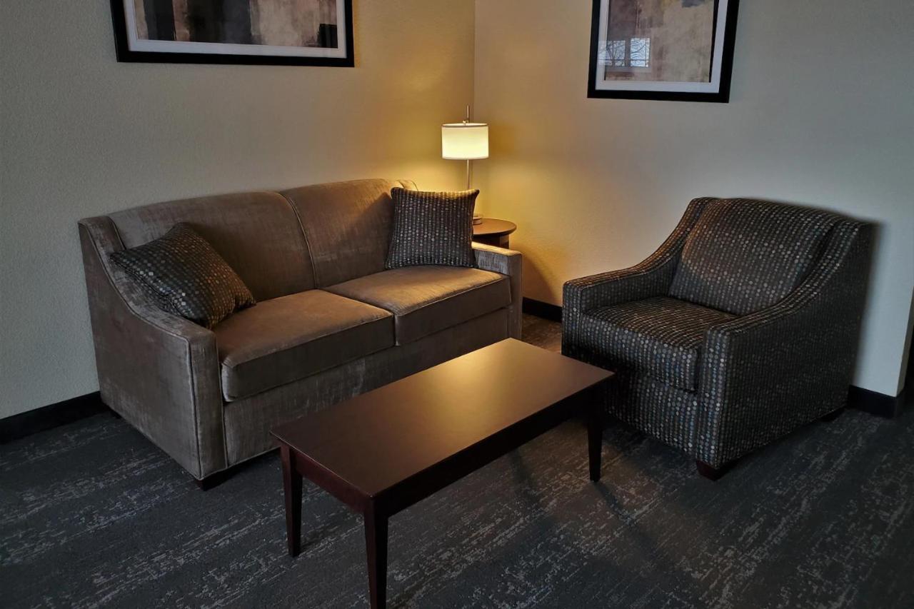Cobblestone Suites - Oshkosh Extérieur photo