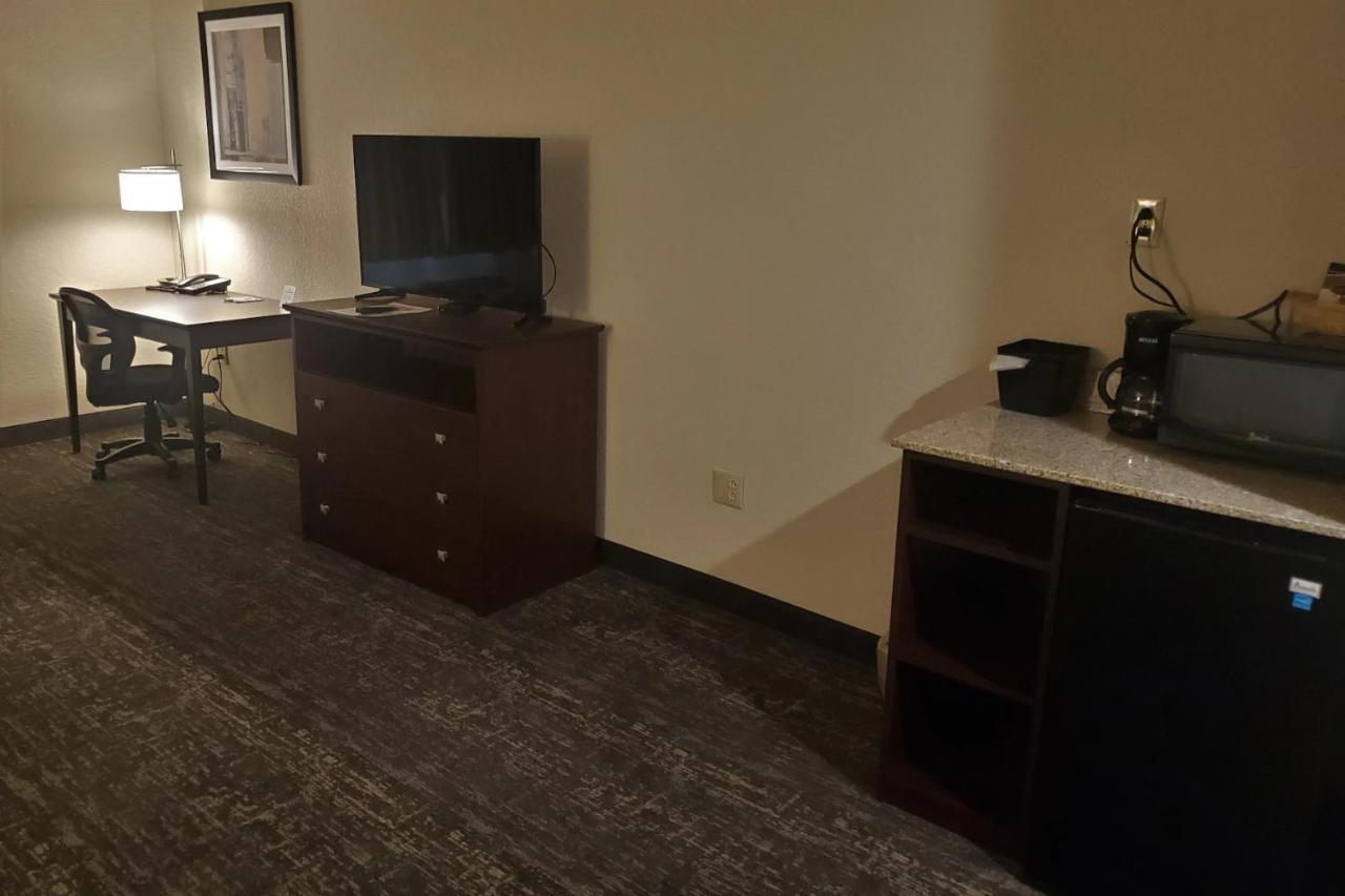 Cobblestone Suites - Oshkosh Extérieur photo